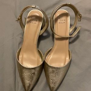 Gold size 9 block heel